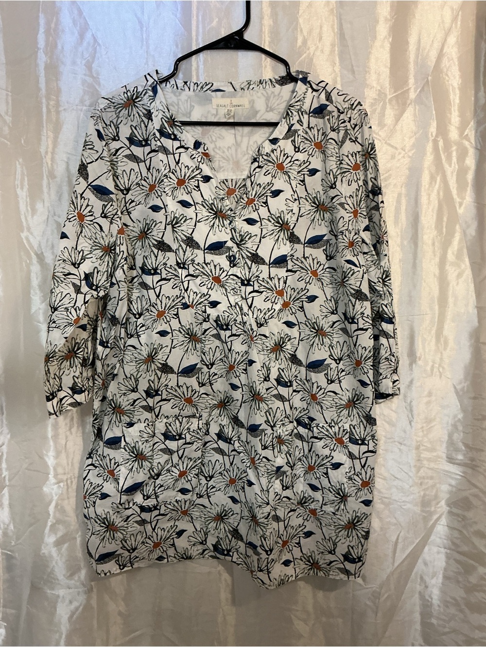 Casual White Floral Button-Front Tunic with Navy & Orange Accents